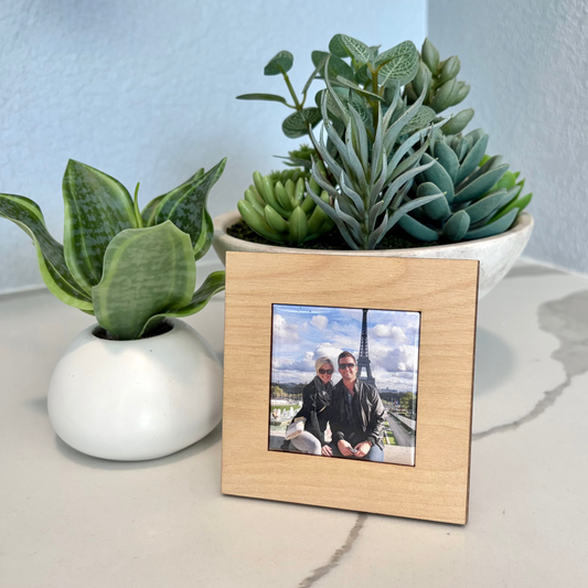 Keepsake Story Frame • Includes 1 Magnet
